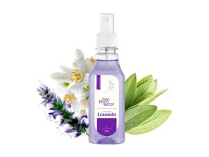 Frasco de spray "Meu Bem Estar" essência de lavanda com fundo decorado por flores e folhas aromáticas.